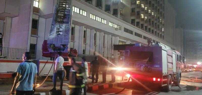 الصور الأولى لحريق المستشفى الجامعي الجديد بأسيوط