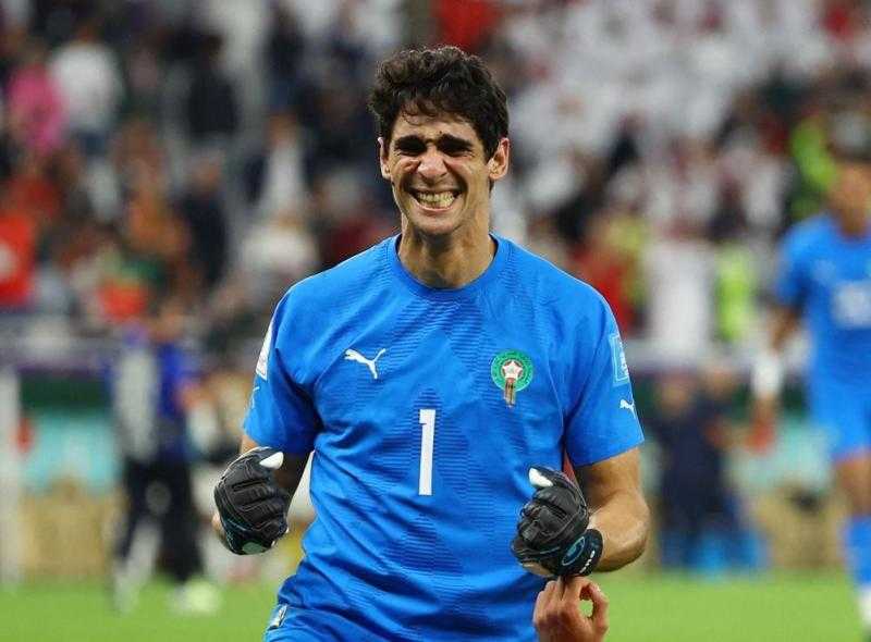 حفل جوائز الكاف | ياسين بونو أفضل حارس مرمى في إفريقيا