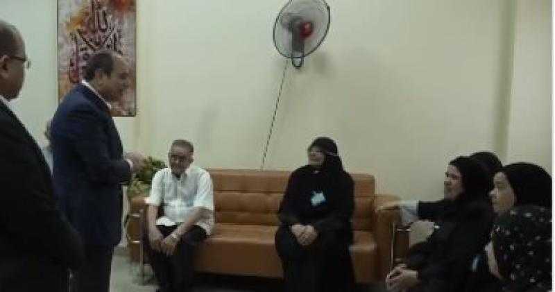 ”عايشين ببركتكم”.. السيسي يتفقد دار مسنين الأبعادية في البحيرة ويطمئن على النزلاء