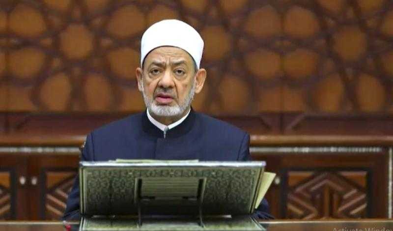 الإمام الأكبر يدافع عن الإسلام ويكشف المسؤول الحقيقي وراء الإرهاب