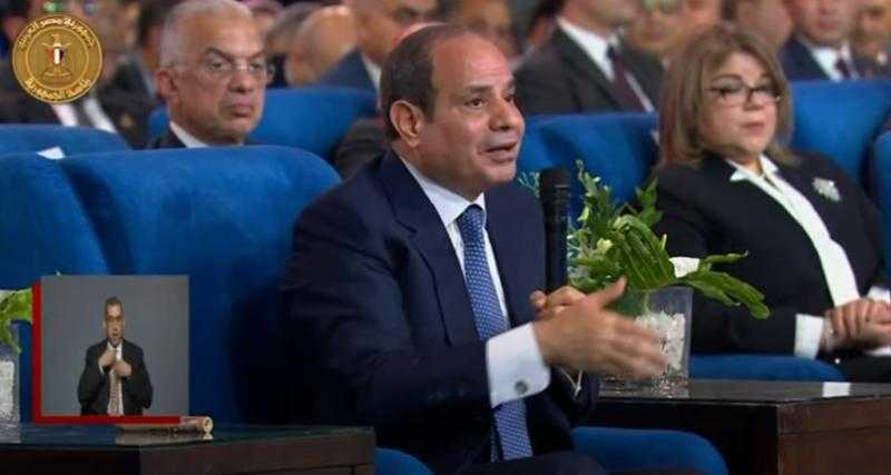 السيسي: فكرة العاصمة قائمة على تحويل الأرض التراب لفلوس - فيديو