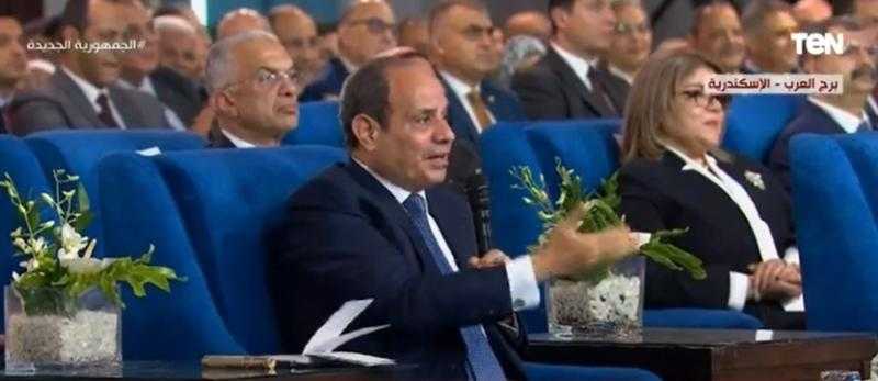 شاهد.. الرئيس يُبدي اعتراضه على كلمة معارضة: «احنا كلنا واحد»