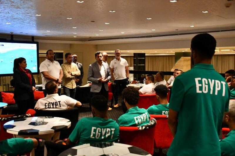وزير الرياضة يؤازر المنتخب الأولمبي قبل السفر للمغرب