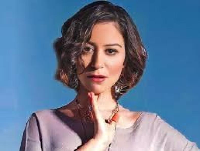 شاهد.. منة شلبي بإطلالة كلاسيكية عبر إنستجرام