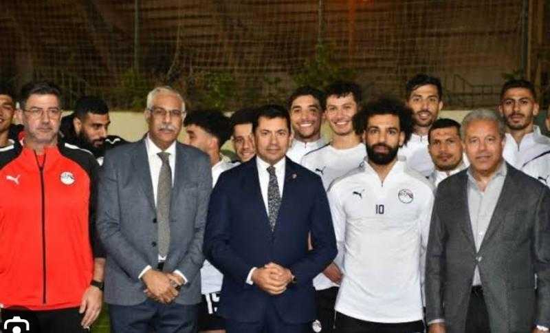وزير الرياضة يهنئ المنتخب الوطني بالتأهل لأمم إفريقيا للمرة 26 في تاريخه