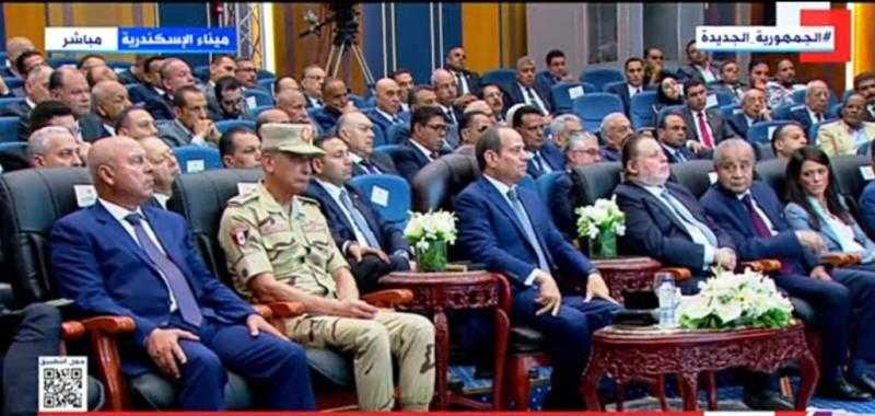 السيسي يشاهد فيلمًا تسجيليًا بعنوان «بوابات الخير»