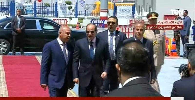 شاهد.. الرئيس السيسي يتفقد محطة تحيا مصر بميناء الإسكندرية