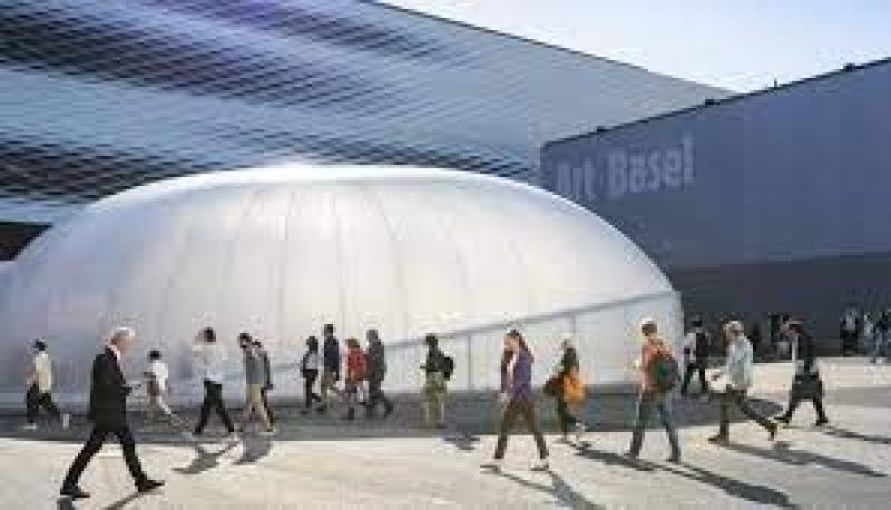 معرض ”آرت بازل” يفتح أبوابه أمام الجمهور بعرض أعمال باهظة الثمن