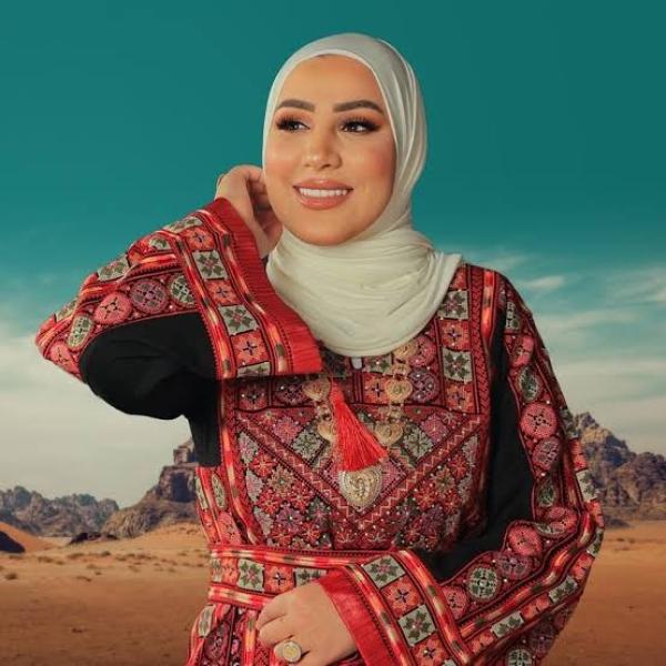 بعد تألقها بحفل زفاف ولي العهد.. نداء شرارة في ضيافة شريف عامر الليلة