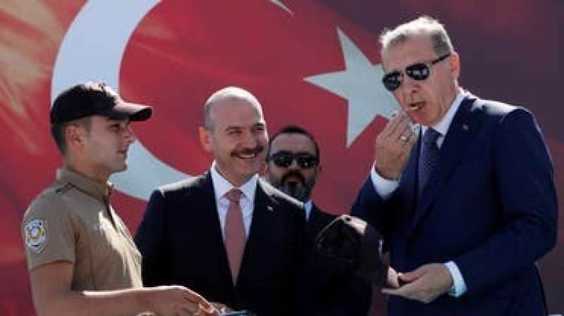 أردوغان وصوليو