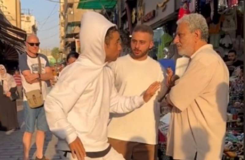 التيك توكر نويل روبيسون
