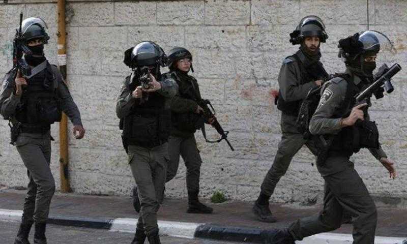 إصابة فلسطيني بالرصاص الحي خلال اقتحام الاحتلال الإسرائيلي شمال الضفة