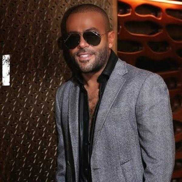 تامر عاشور: «سارة الطباخ منتجة فنكوش»