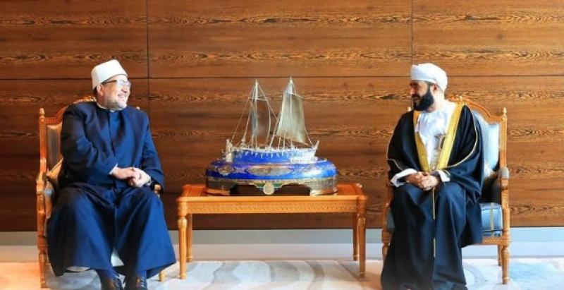 وزير الأوقاف العماني يشيد بموسوعة الثقافة الإسلامية