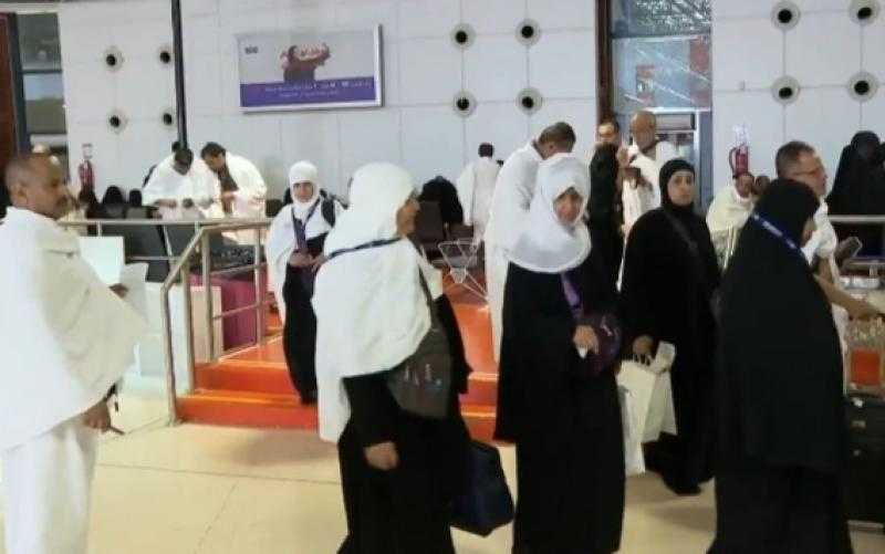 وصول 275 حاجًا يمنيًا من مطار صنعاء إلى جدة لأول مرة منذ 7 سنوات