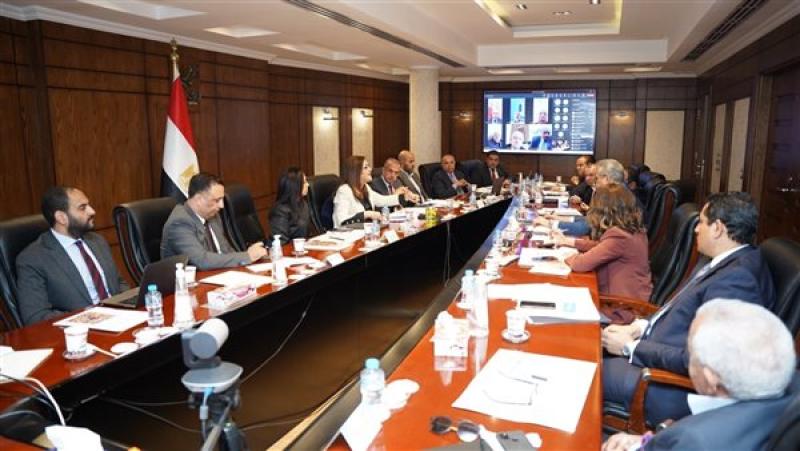 خلال الاجتماع