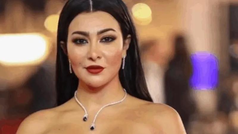 ميرهان حسين تستعرض رشاقتها داخل إحدى صالات الجيم