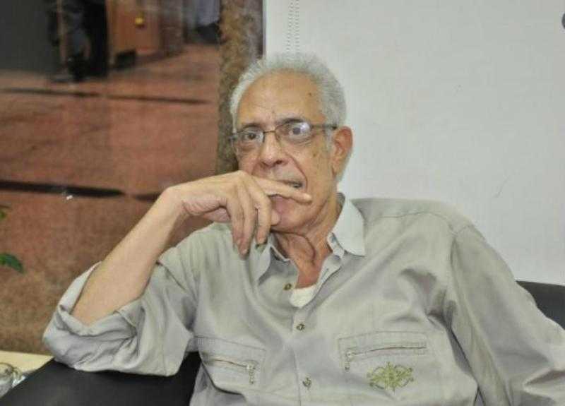 نبيل الحلفاوي يستنكر جلوس أولياء الأمور أمام لجان الثانوية العامة