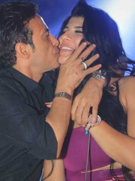 زوجة سعد الصغير: «مطلبتش من سعد يبوس رجلي وطول ما هو معايا بيخوني»