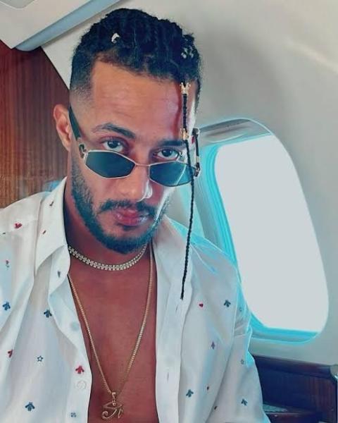 شاهد.. محمد رمضان يستعرض سياراته عبر سوشيال ميديا