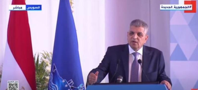 أسامة ربيع: 12% من التجارة العالمية تمر عبر قناة السويس