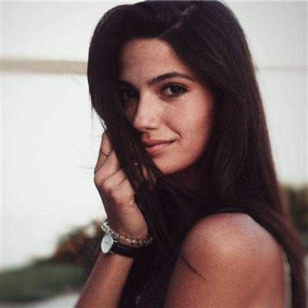 سعر صادم.. تكلفة إطلالة تارا عماد في العرض الخاص لفيلمها الجديد