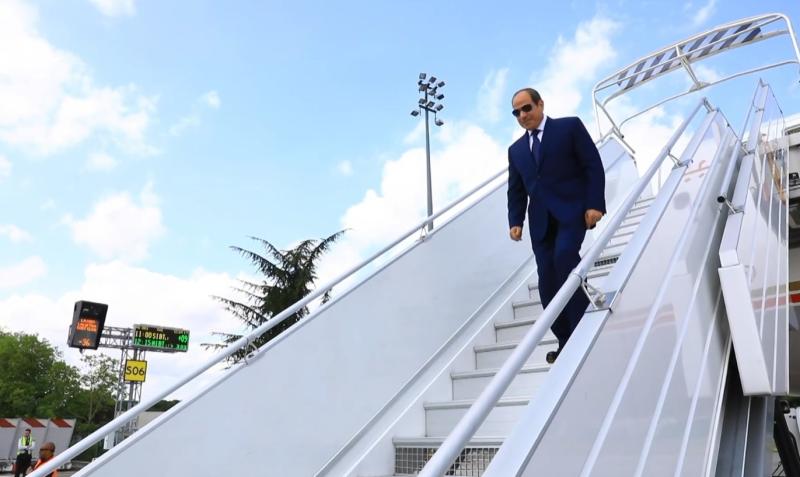 لحظة وصول الرئيس السيسي إلى باريس للمشاركة بقمة «التمويل العالمي الجديد»