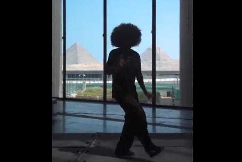 «برقصته المعهودة».. البلوجر «نويل روبرتسون» ضيفًا على هذا البرنامج في مصر  - فيديو