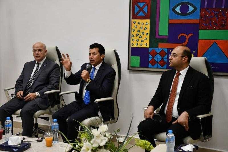 وزير الرياضة يلتقي شباب الدبلوماسيين من الدول الأعضاء بالمنظمة الدولية للفرانكوفونية