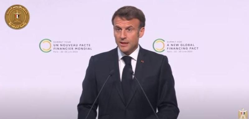 ماكرون: نجاهد من أجل الحفاظ على الكرة الأرضية