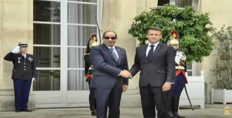 شاهد.. «ماكرون» يُقيم مأدبة غداء للرئيس السيسي فقط في قصر الإليزيه