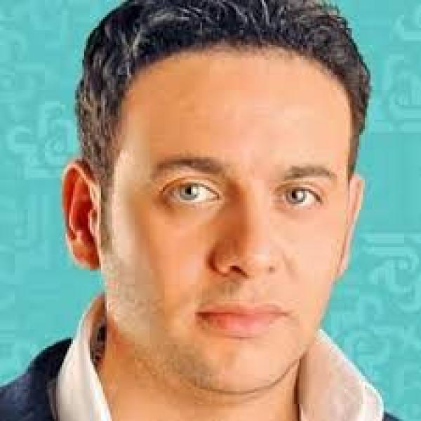 تطورات الحالة الصحية لـ مصطفى قمر بعد إصابته في عينه