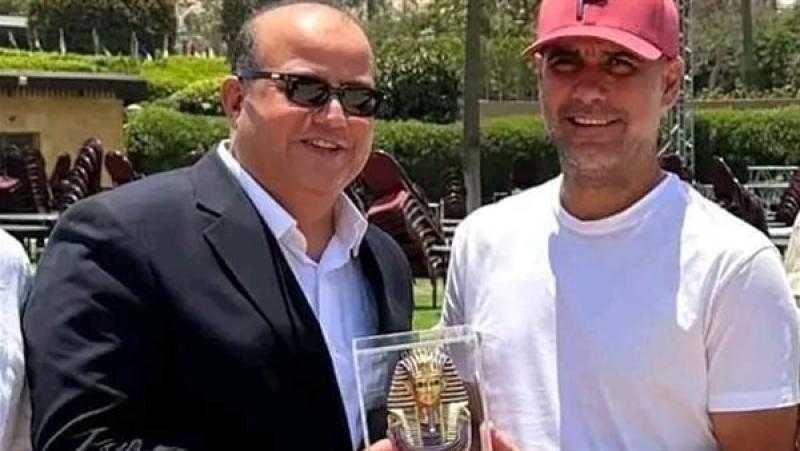 جوارديولا يصل مصر لقضاء عطلته الصيفية