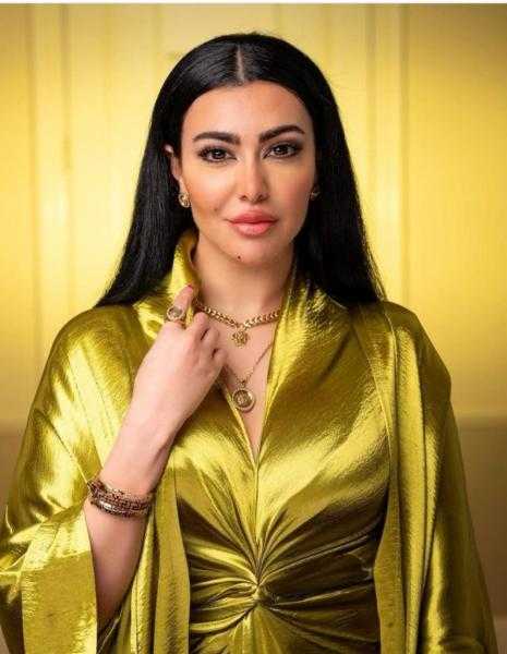 ميرهان حسين تروج لحلقتها مع الإعلامية ياسمين عز