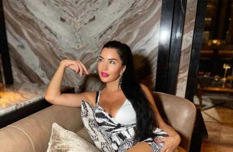 بفستان مكشوف.. لاميتا فرنجية تخطف الأنظار في أحدث ظهور