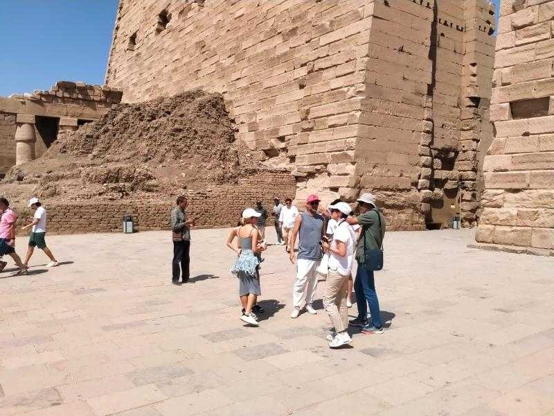 «جوارديولا» يزور معبد الكرنك بالأقصر في زيارته السياحية لـ مصر