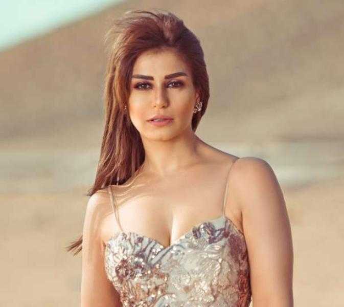 شاهد.. منة فضالي بإطلالة أنيقة في أحدث ظهور