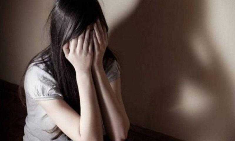 شاهد.. أب يتهم زوجته وبناته بالزنا وأمين الفتوى يكشف السبب