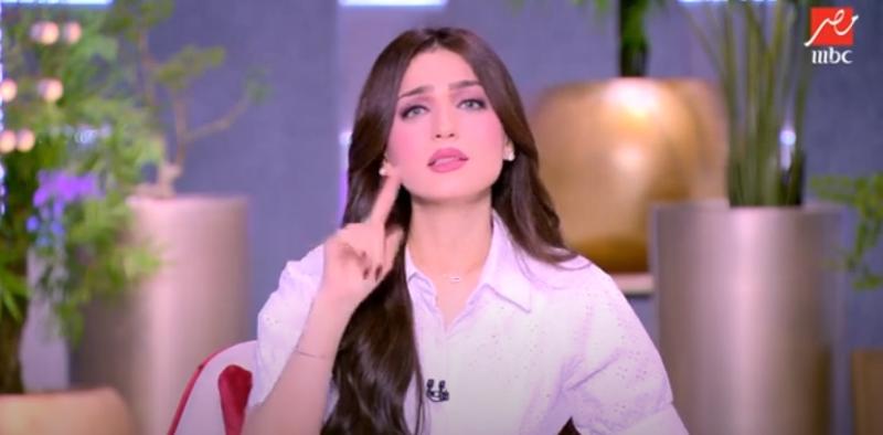 الإعلامية ياسمين عز