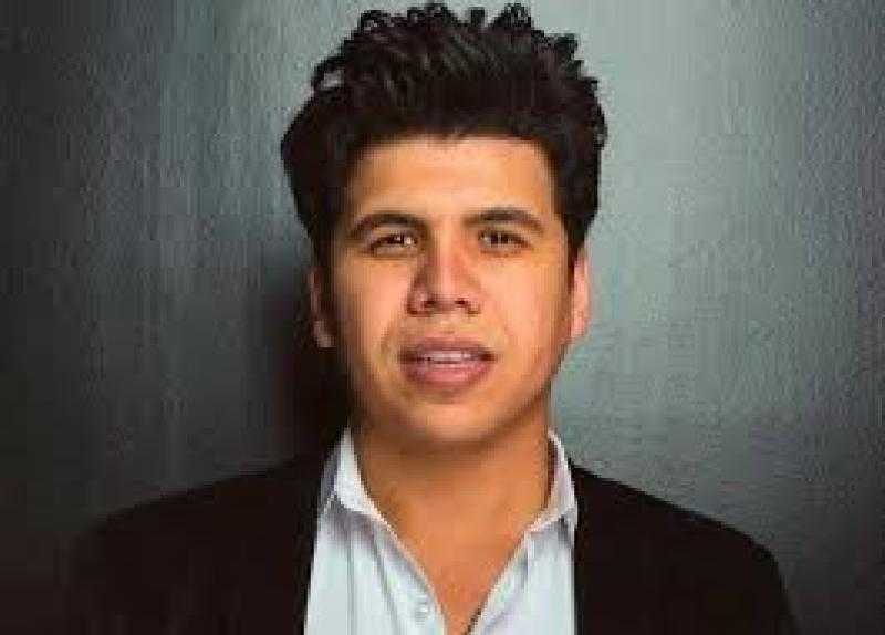 أهانوا المرأة.. مصطفى كامل يحيل عمر كمال وحمو بيكا للتحقيق بسبب «أنت معفنة»