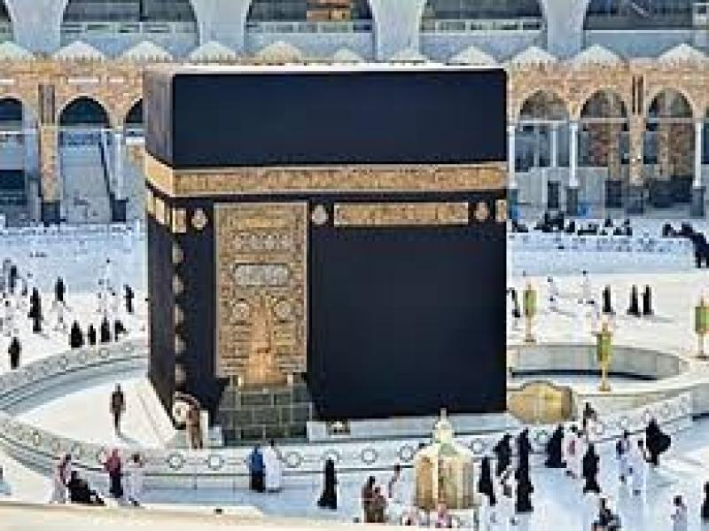 الأزهر يوضح الطريقة الصحيحة لبدء الطواف حول الكعبة