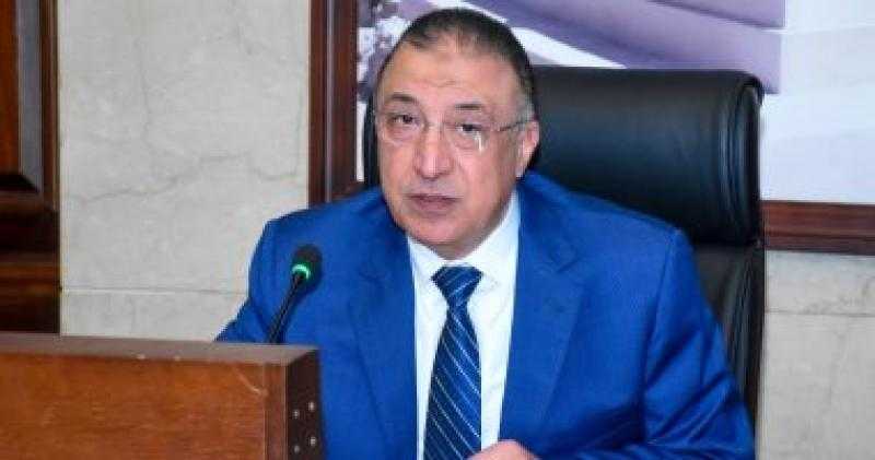 محافظ الإسكندرية: جهود مكثفة لرفع أنقاض العقار المنهار.. «فيديو»