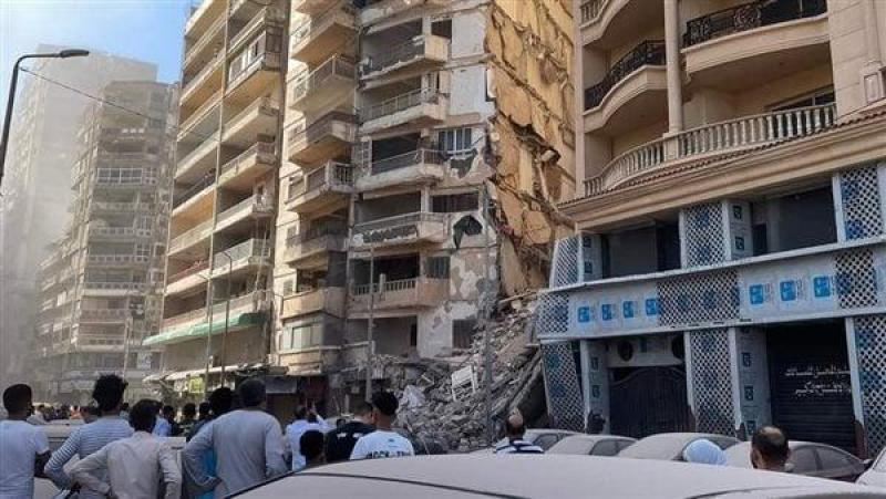 انهيار عقار بالإسكندرية