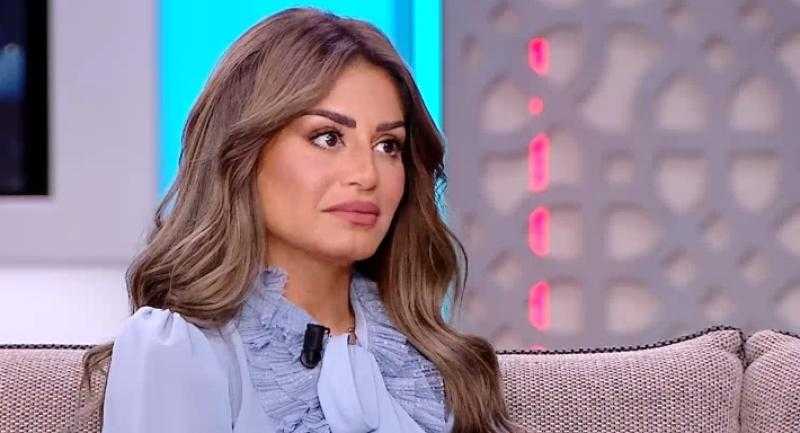 بملابس المنزل.. أحدث ظهور للفنانة منة فضالي برفقة كلبها