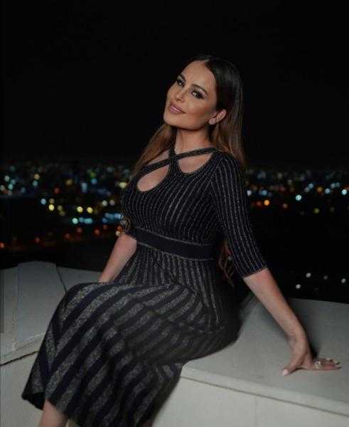 بالأسود .. كارول سماحة في أحدث ظهور لها