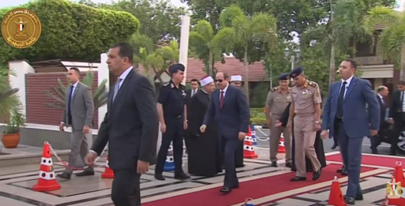 السيسي يصل مسجد القوات الجوية