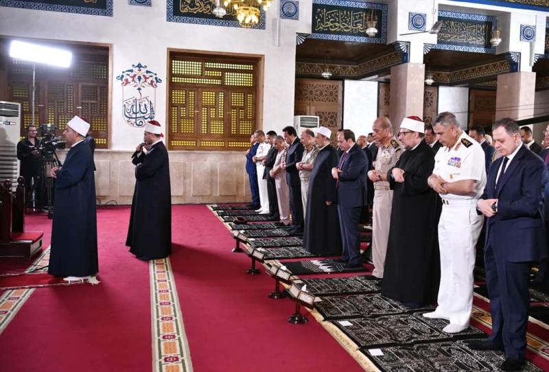 الرئيس السيسي يؤدي صلاة عيد الأضحى 