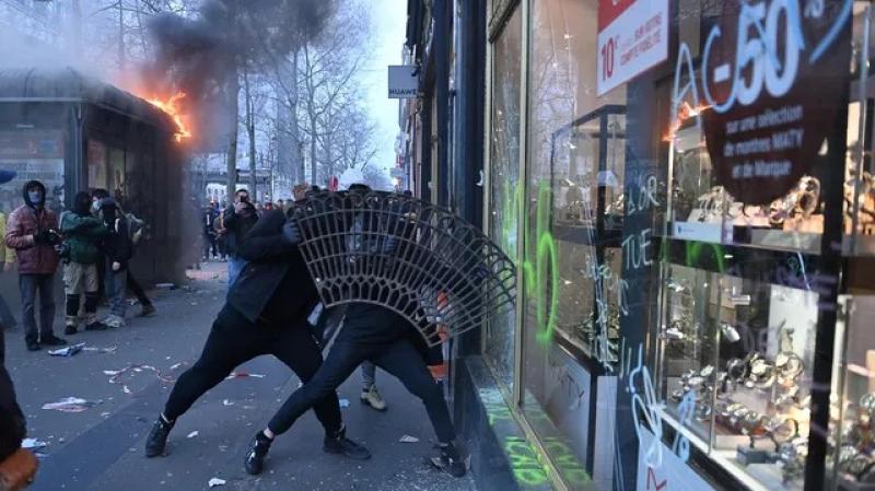 الخارجية الجزائرية: نتابع باهتمام بالغ قضية وفاة مواطن في فرنسا