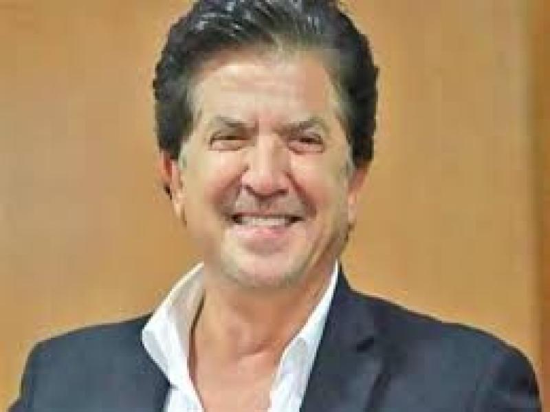 وليد توفيق ينتظر طرح أحدث أغانيه «أصحاب السعادة»