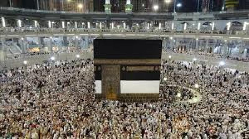 شاهد.. امتلاء صحن المطاف بحجاج بيت الله الحرام
